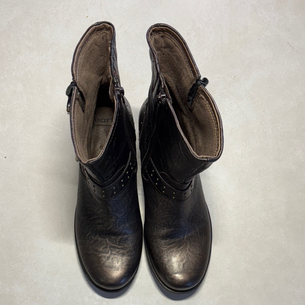 Earth Denali Women's Bronze Boots - Picture 3 of 7